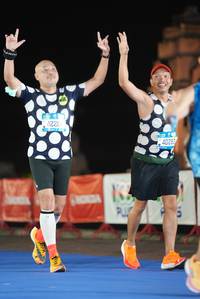 BIB: 4220, 40283
                            <button type="button" onclick="openModal(19758903)" class="btn btn-primary btn-sm float-right btn-popup" data-toggle="modal" data-target=".modal-high-quality">
                        <i class="fas fa-shopping-cart"></i> Add to Cart
                    </button>
                                            <button type="button" onclick="isThisMe(19758903, true)" class="btn btn-success btn-sm float-right btn-popup btn-isme hidden" data-toggle="tooltip" data-placement="bottom" title="นี่คือรูปของคุณใช่ไหม คลิกที่นี่เพื่อเอาเข้าอัลบั้ม">
                        <i class="fas fa-plus"></i> Add to album
                    </button>
                    <button type="button" onclick="isThisMe(19758903, false)" class="btn btn-warning btn-sm float-right btn-popup btn-isnotme hidden">
                        <i class="fas fa-ban"></i> Remove from album
                    </button>